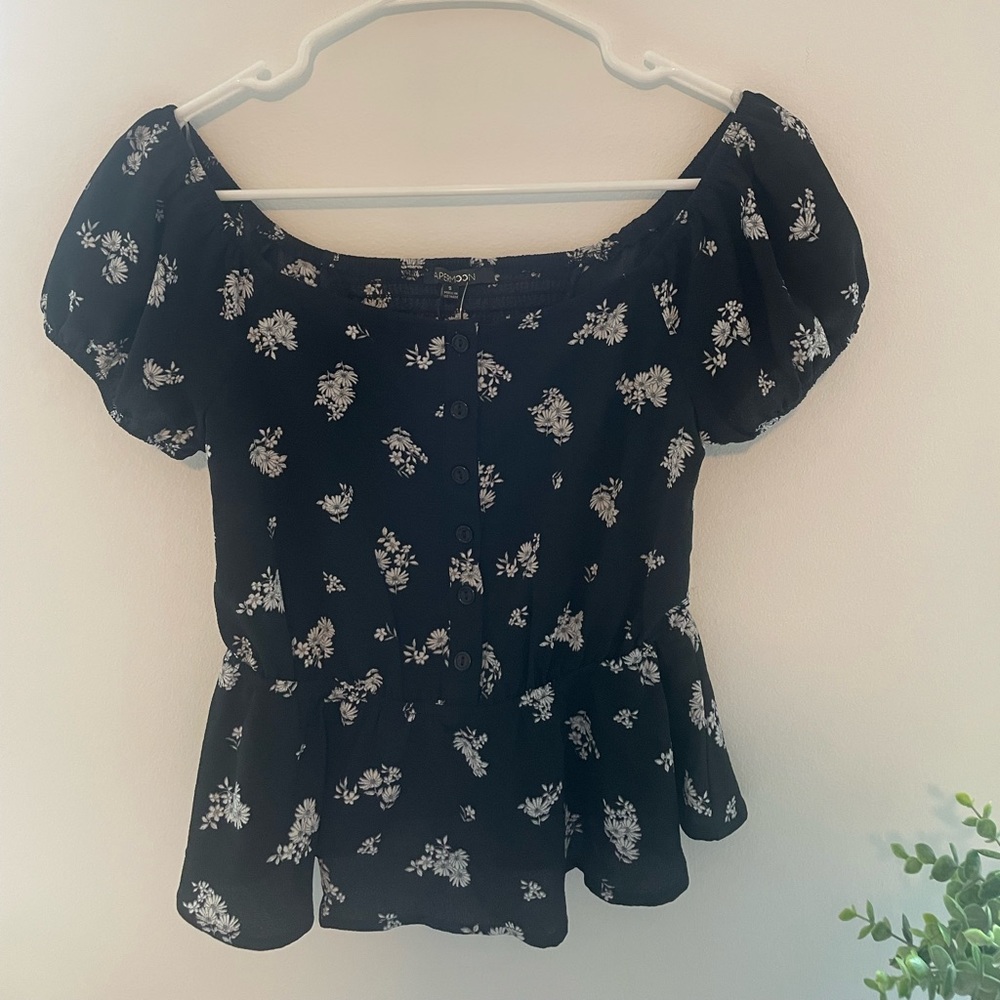 Short sleeve top